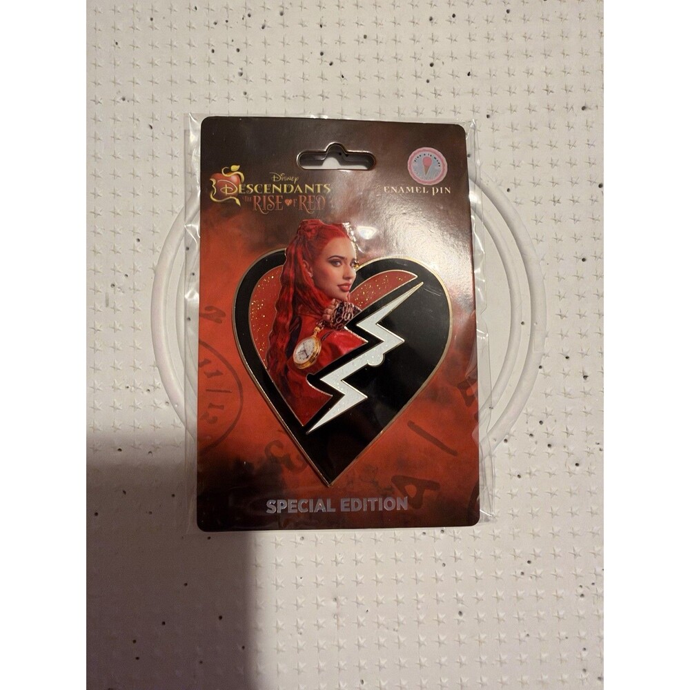 PALM Disney Channel Descendants Red Heart Jumbo HTF Pin LE 300